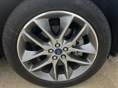 Used 2015 Ford Edge Titanium w/ Equipment Group 301A FWD image 4