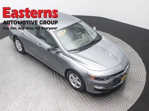 Used 2024 Chevrolet Malibu LT FWD image 3