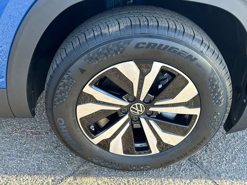 New 2026 Volkswagen Atlas Cross Sport SE FWD image 6