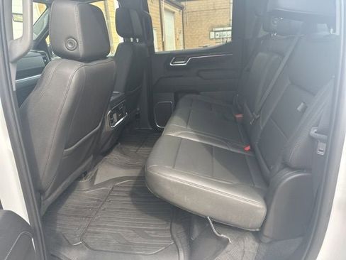 Used 2023 GMC Sierra 1500 SLT AWD/4WD image 16