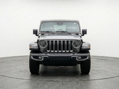 Used 2025 Jeep Wrangler Unlimited Sahara AWD/4WD image 2