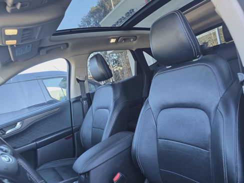 Used 2020 Ford Escape Titanium image 11