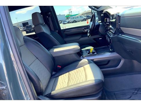 Used 2025 Chevrolet Silverado 2500 ZR2 AWD/4WD image 8