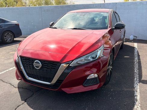 Used 2020 Nissan Altima 2.5 SR FWD image 2