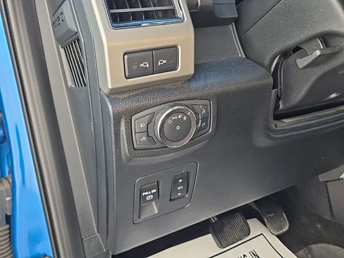 Used 2019 Ford F150 Lariat image 27
