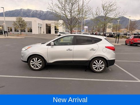 Used 2011 Hyundai Tucson Limited w/ Premium Pkg 3 image 3
