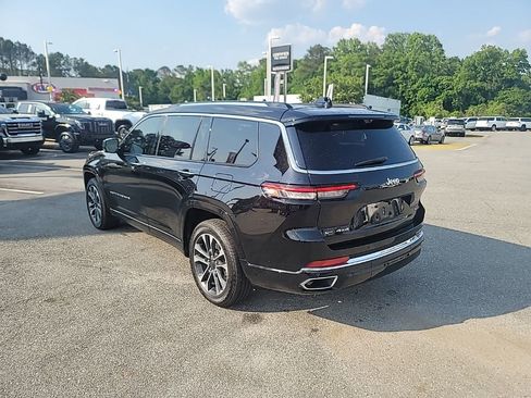 Used 2023 Jeep Grand Cherokee L Overland w/ Advanced Protech Group III AWD/4WD image 5