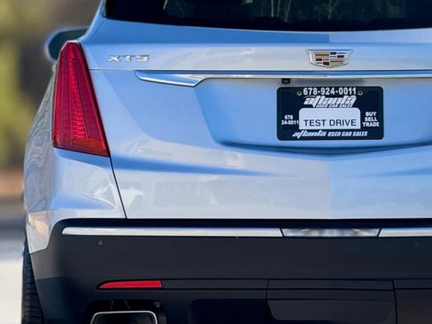 Used 2017 Cadillac XT5 Luxury w/ Driver Awareness Package image 15