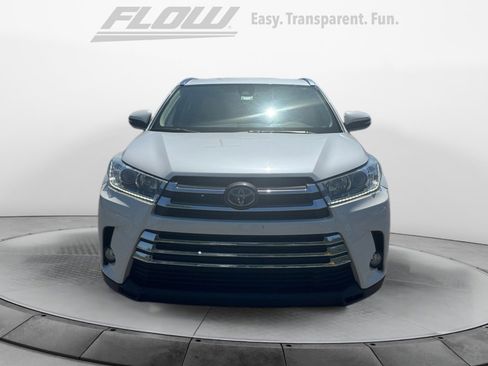 Used 2018 Toyota Highlander Limited image 2