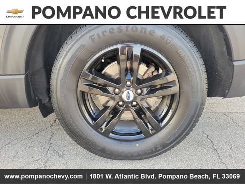 Used 2020 Ford Explorer XLT w/ Equipment Group 202A image 9