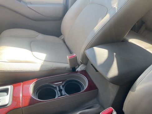 Used 2012 Nissan Frontier SL w/ Moonroof Pkg AWD/4WD image 37