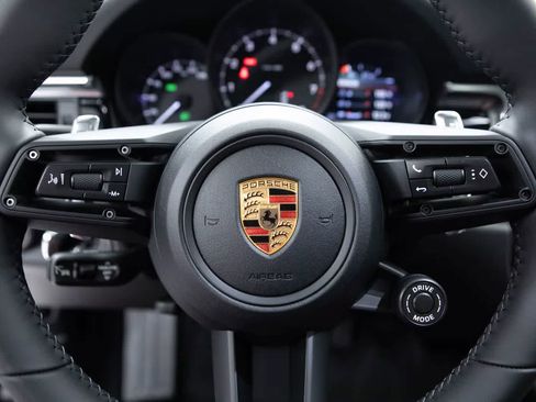 Certified 2026 Porsche Macan AWD/4WD image 14