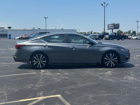 Used 2022 Nissan Altima 2.5 SR FWD image 3
