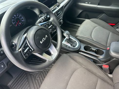 Used 2024 Kia Forte LXS w/ LXS Technology Package FWD image 10