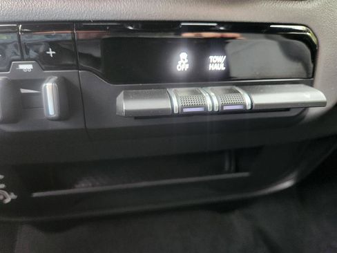 Used 2024 RAM 2500 Big Horn image 30