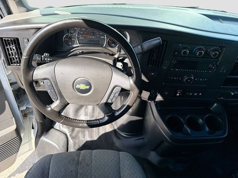 Used 2022 Chevrolet Express 2500 w/ Driver Convenience Package image 17