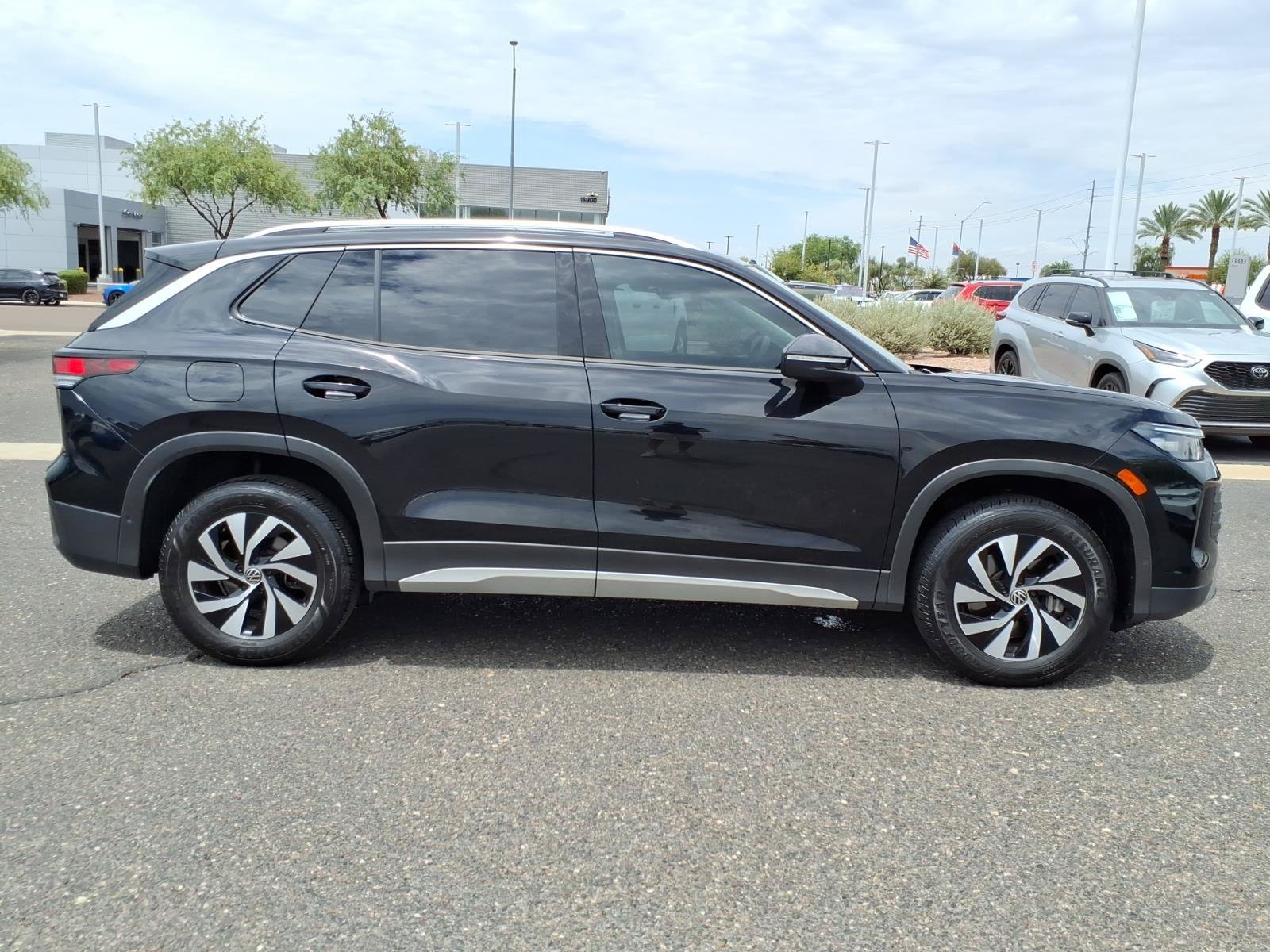 Certified 2025 Volkswagen Tiguan S AWD/4WD image 8