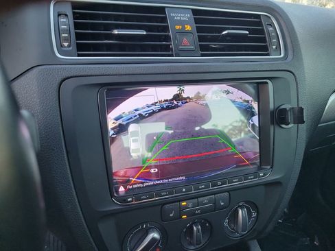 Used 2017 Volkswagen Jetta SE image 24