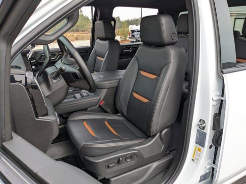 Used 2025 GMC Sierra 2500 AT4 image 39