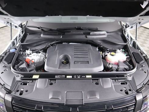 New 2026 Land Rover Range Rover SE image 30