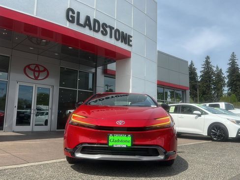 New 2026 Toyota Prius XLE FWD image 2