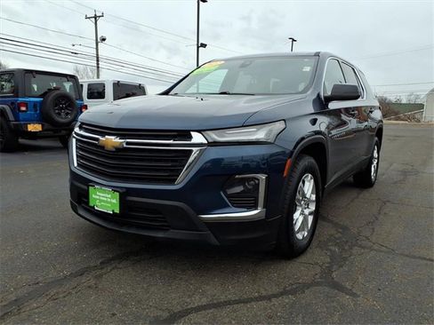 Used 2022 Chevrolet Traverse LS image 7
