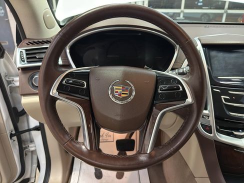 Used 2015 Cadillac SRX Luxury image 16
