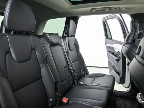 Certified 2025 Volvo XC90 B5 Core w/ Protection Package Premier AWD/4WD image 23