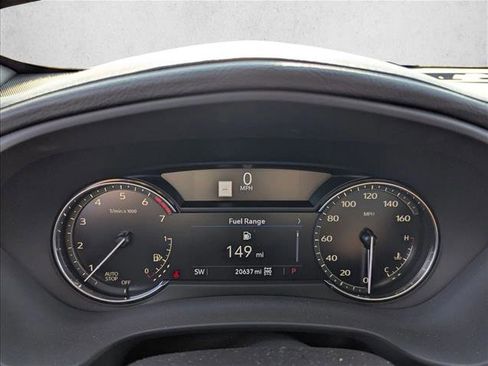 Used 2022 Cadillac XT4 Premium Luxury w/ Enhanced Visibility Package image 9