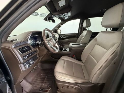Used 2023 GMC Yukon XL SLT AWD/4WD image 14