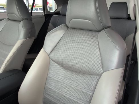 Used 2020 Toyota RAV4 Limited AWD/4WD image 19