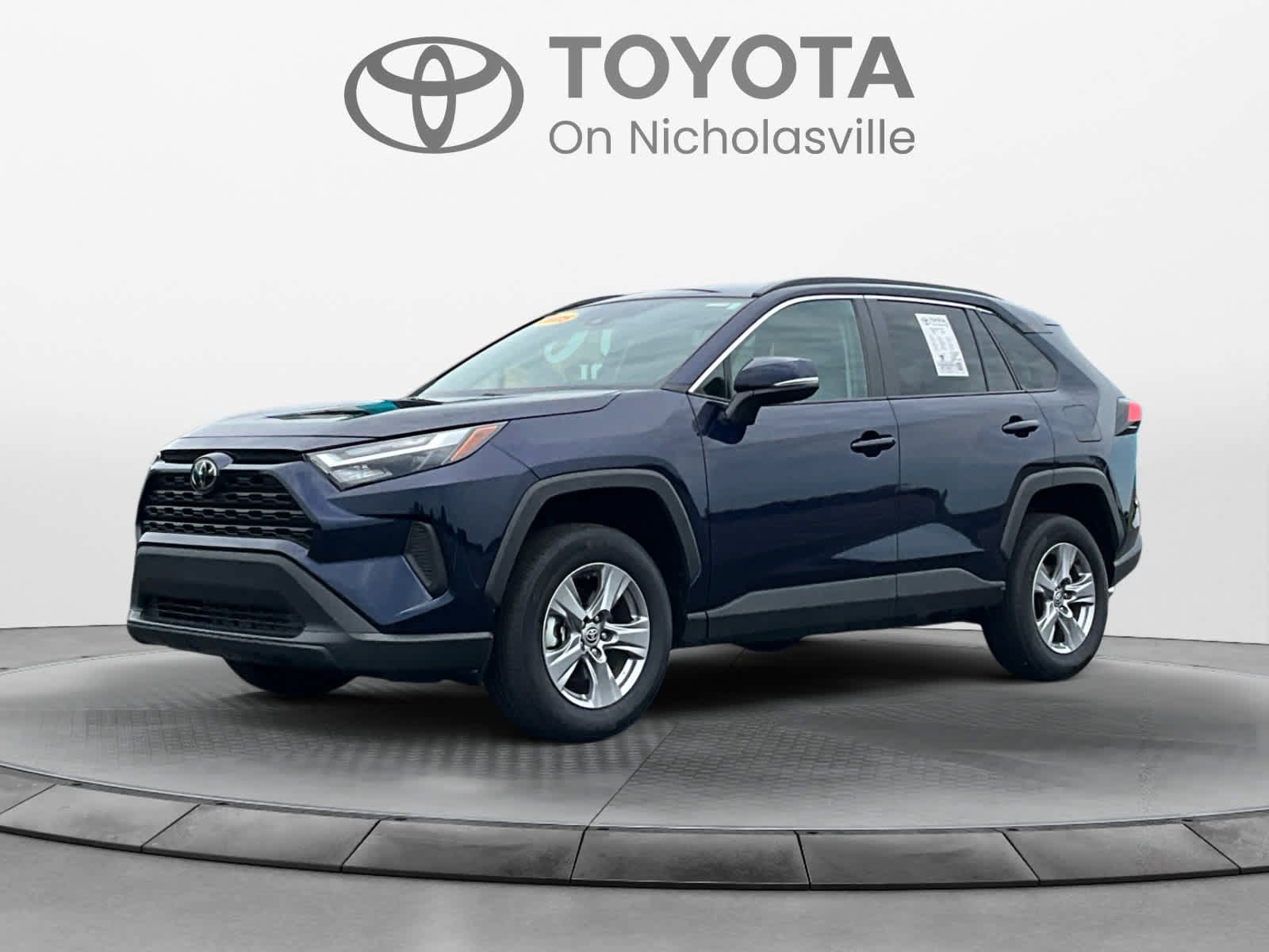 Used 2025 Toyota RAV4 XLE FWD image 1