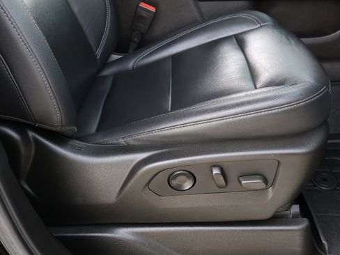 Used 2021 Chevrolet Tahoe Z71 w/ Luxury Package image 21