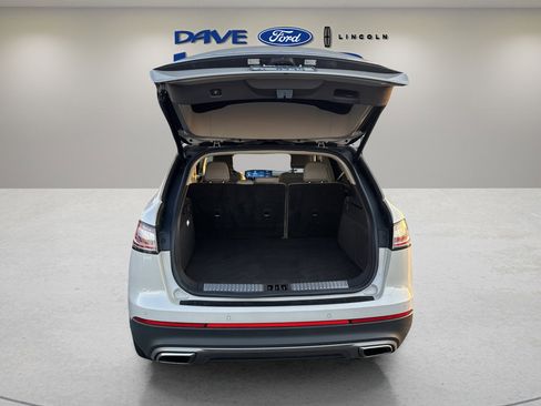 Used 2022 Lincoln Nautilus Reserve image 15