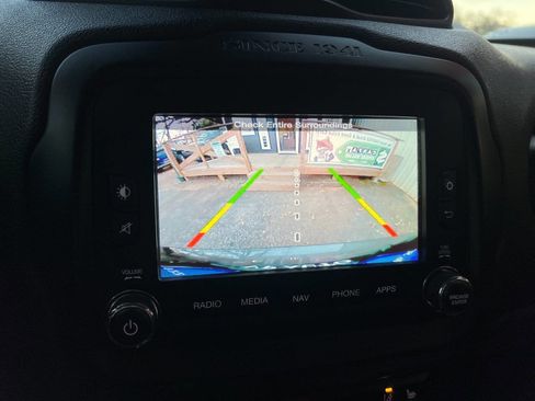 Used 2017 Jeep Renegade Altitude image 26