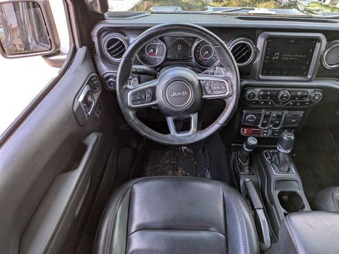 Used 2022 Jeep Wrangler Unlimited Rubicon w/ Trailer Tow Package AWD/4WD image 17