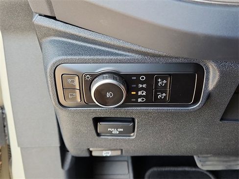 Used 2025 Ford Bronco Outer Banks image 17