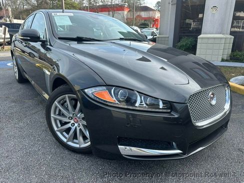 Used 2015 Jaguar XF Premium image 7