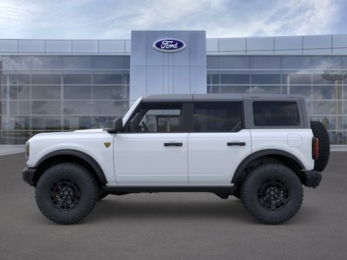 New 2026 Ford Bronco Badlands image 3