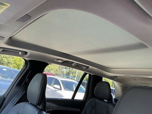Certified 2023 Volvo XC90 B6 Ultimate w/ Protection Package Premier AWD/4WD image 17