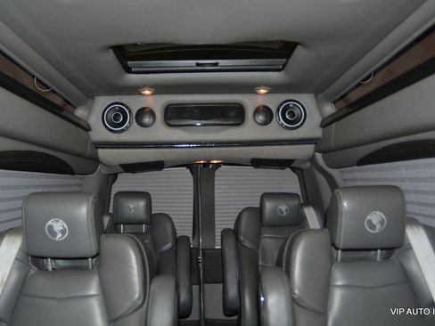 Used 2020 GMC Savana 2500 Extended w/ Enhanced Convenience Package image 34