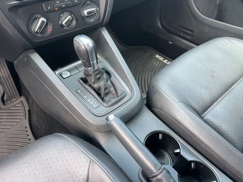 Used 2018 Volkswagen Jetta SE FWD image 25