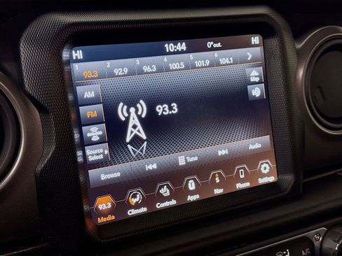 Used 2022 Jeep Gladiator Sport image 18