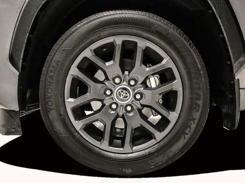 Used 2023 Toyota Sequoia Platinum image 9