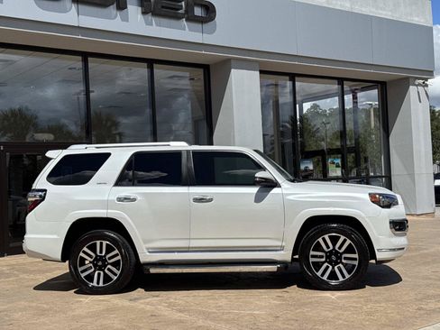 Used 2024 Toyota 4Runner Limited AWD/4WD image 2