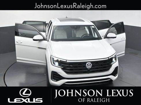 Used 2025 Volkswagen Atlas Cross Sport SEL Premium R-Line AWD/4WD image 35