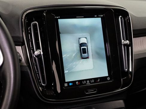 Used 2024 Volvo XC40 B5 Plus w/ Climate Package image 15