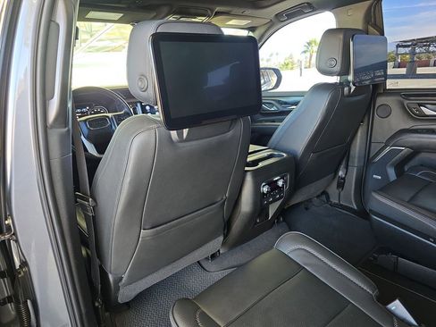 Used 2021 GMC Yukon Denali image 21