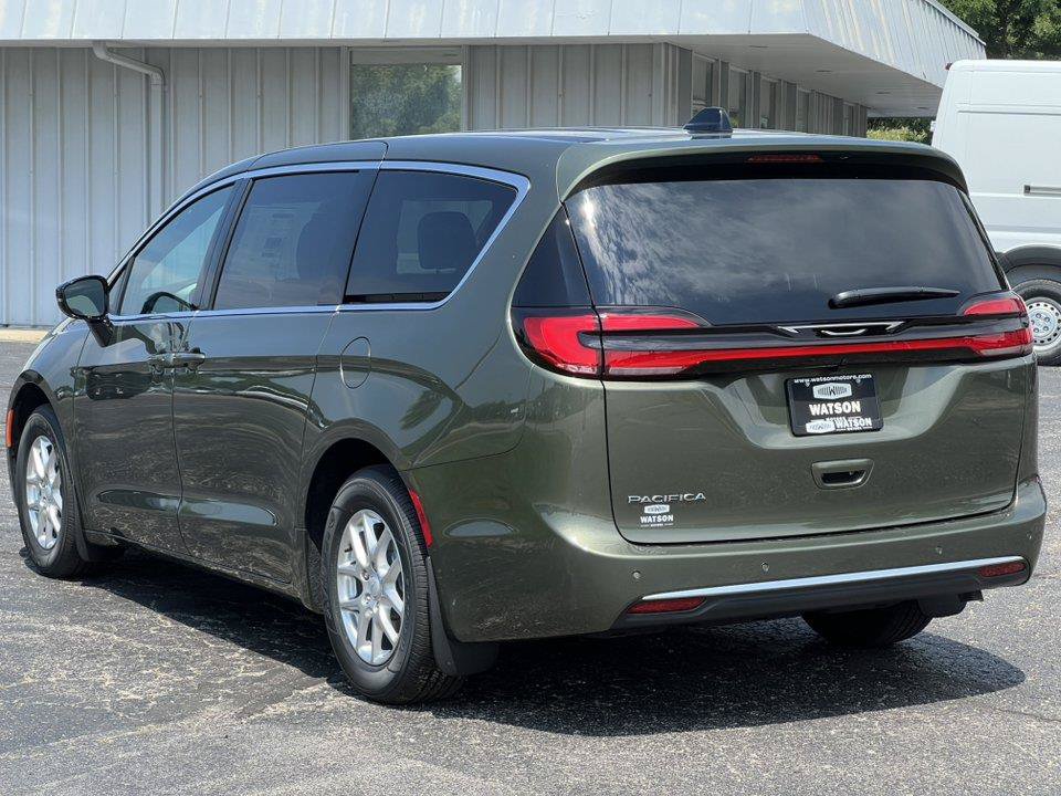 New 2027 Chrysler Pacifica Select FWD image 8