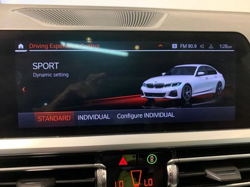 Used 2022 BMW 330i xDrive Sedan w/ M Sport Package image 34